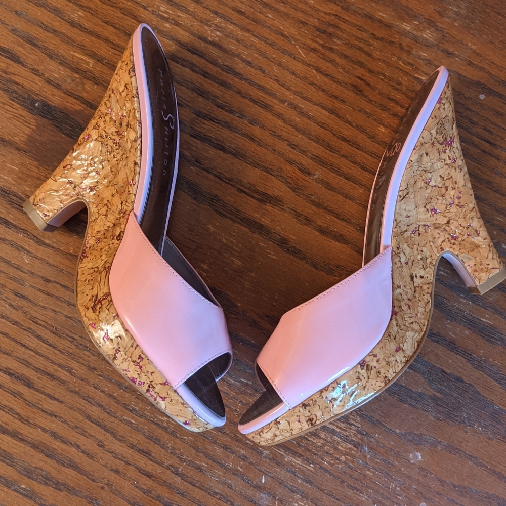 Paris Hilton baby pink open toed wedge slides